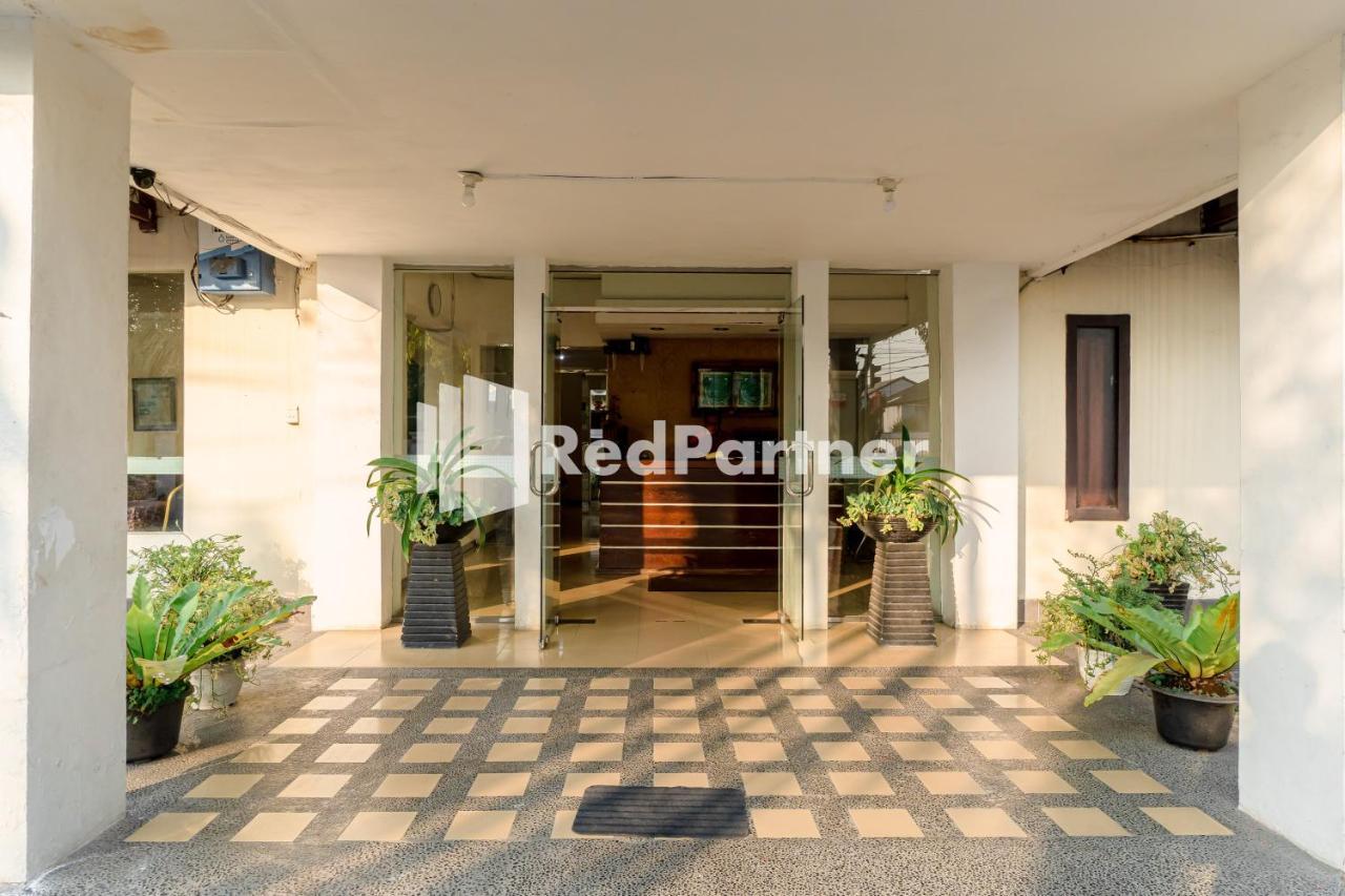 Cherry Pink Hotel Medan Mitra Reddoorz Luaran gambar