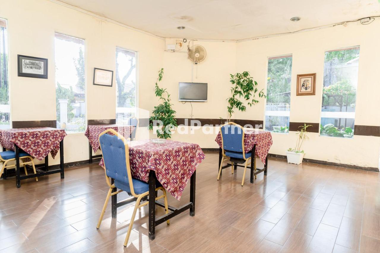 Cherry Pink Hotel Medan Mitra Reddoorz Luaran gambar