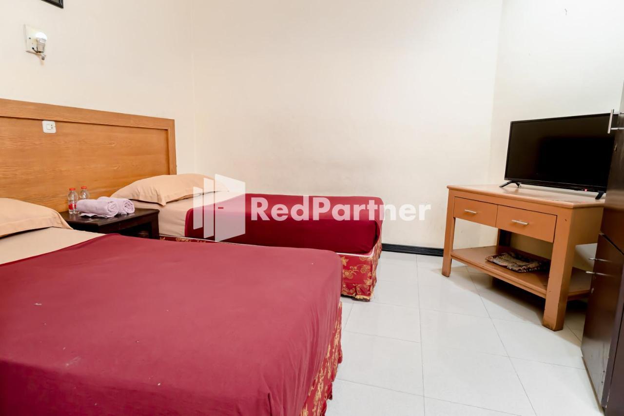 Cherry Pink Hotel Medan Mitra Reddoorz Luaran gambar
