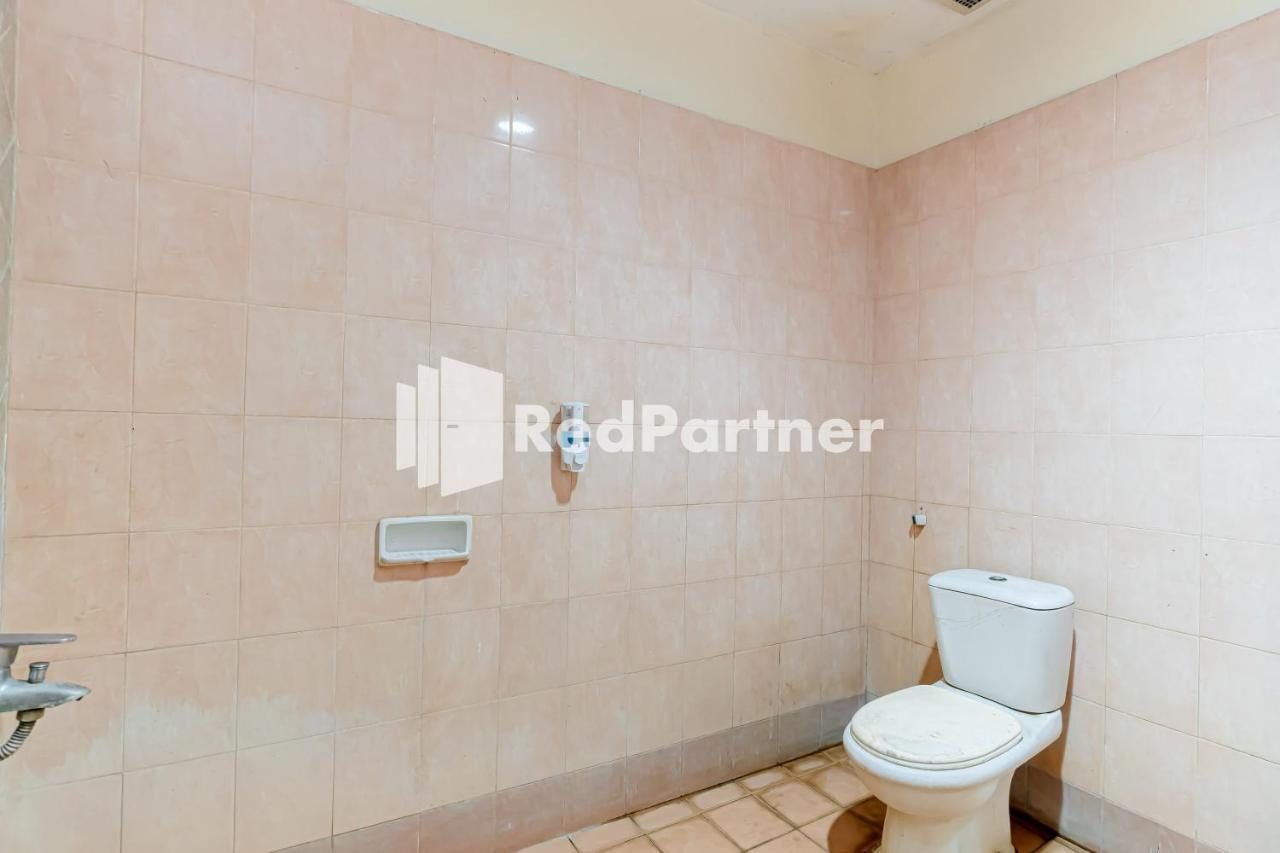 Cherry Pink Hotel Medan Mitra Reddoorz Luaran gambar