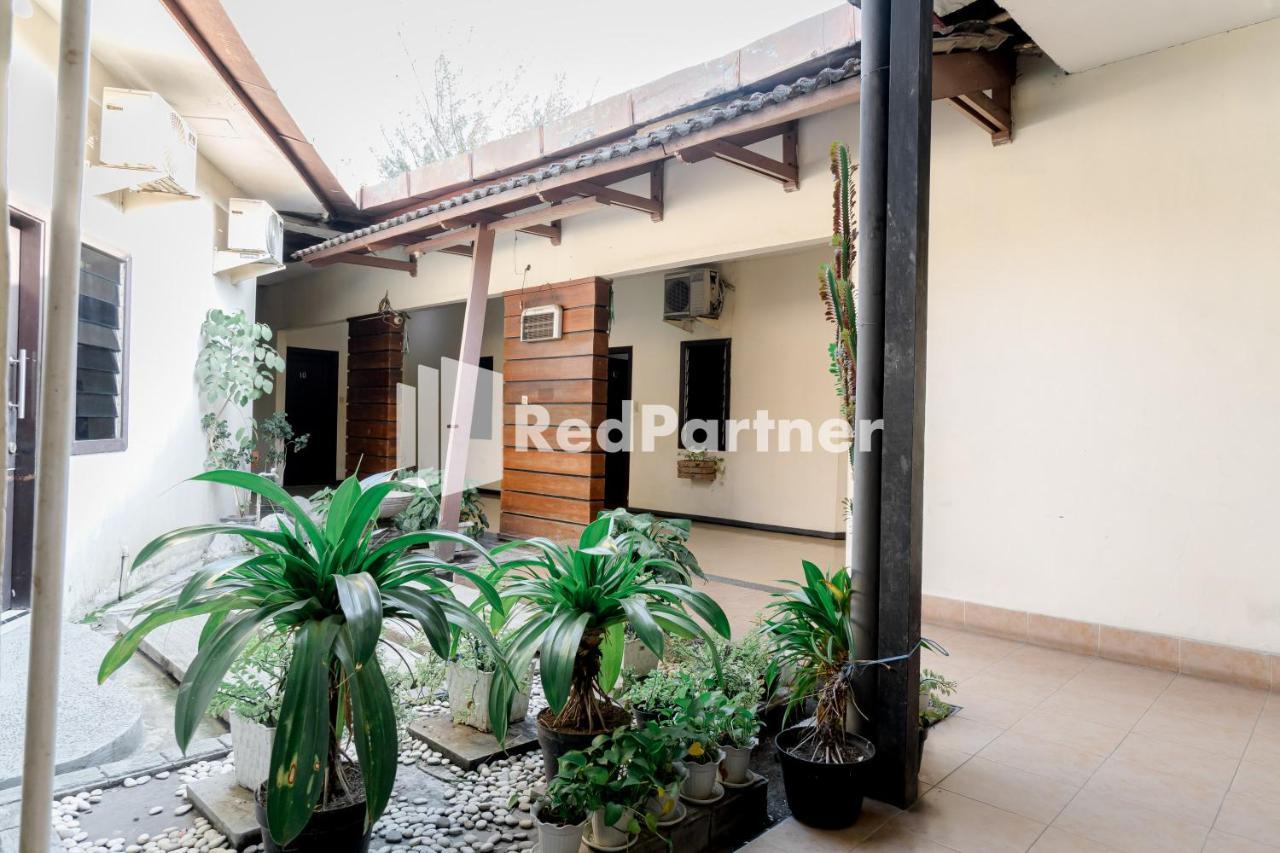 Cherry Pink Hotel Medan Mitra Reddoorz Luaran gambar