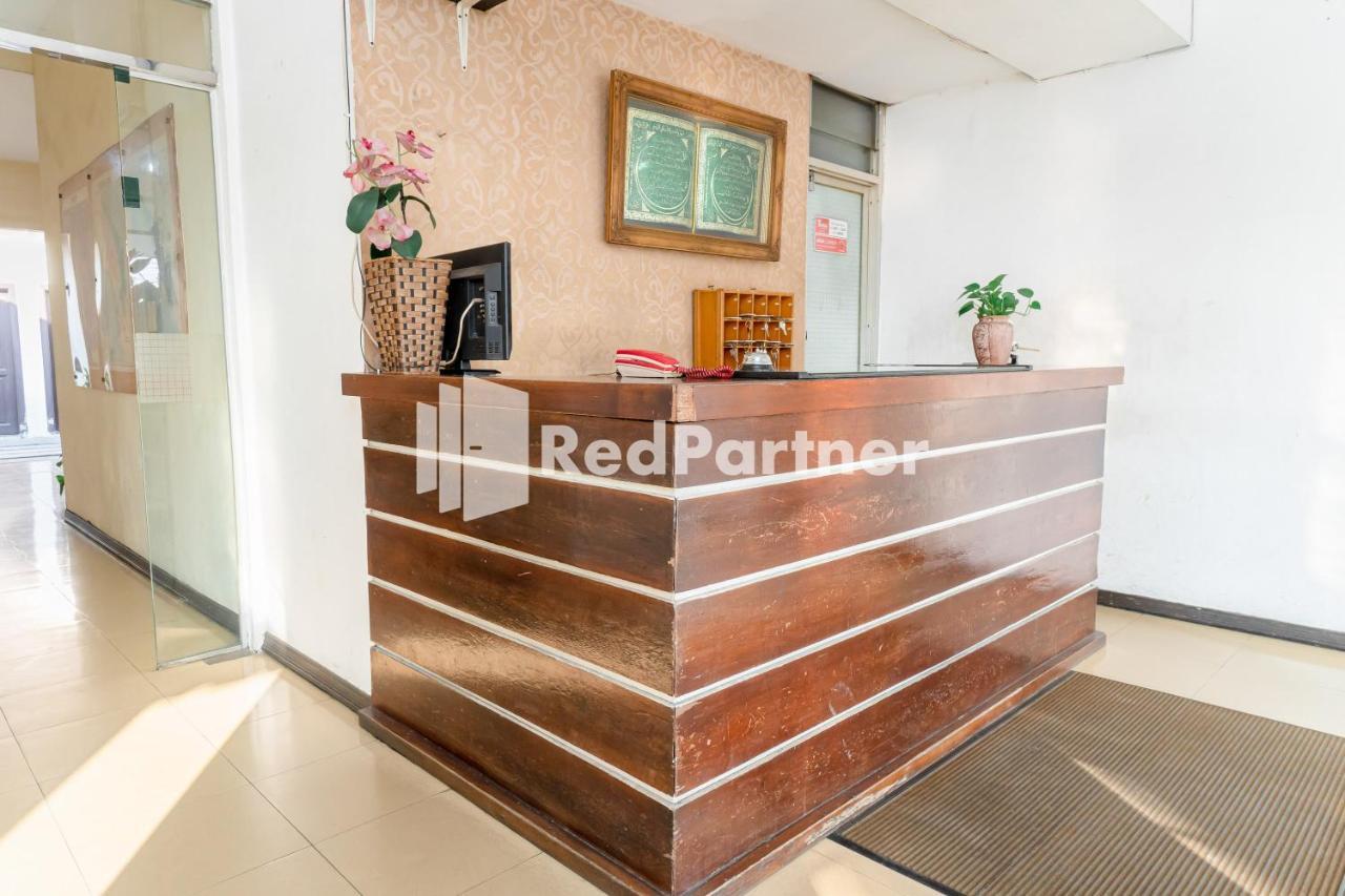 Cherry Pink Hotel Medan Mitra Reddoorz Luaran gambar