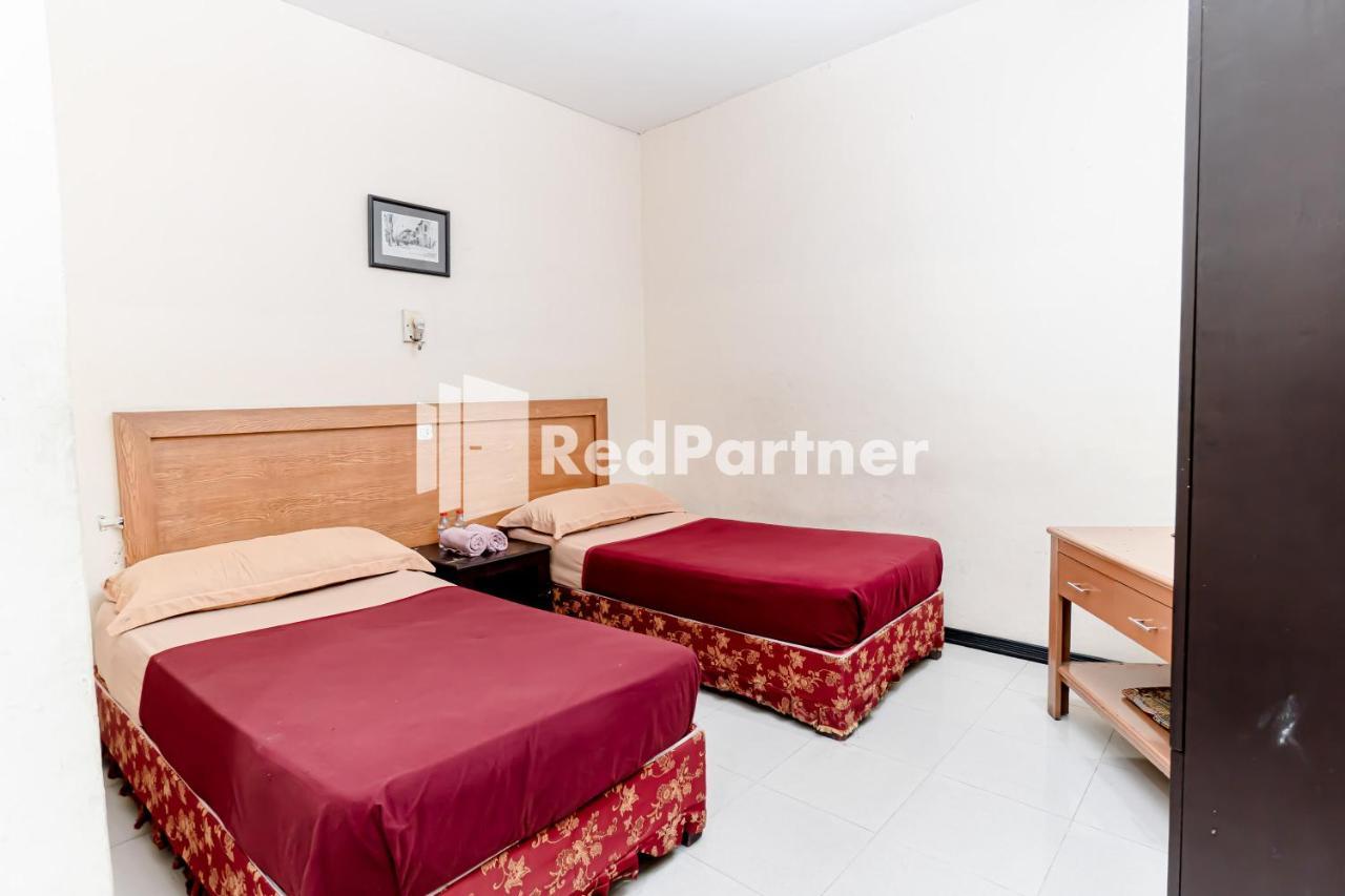 Cherry Pink Hotel Medan Mitra Reddoorz Luaran gambar
