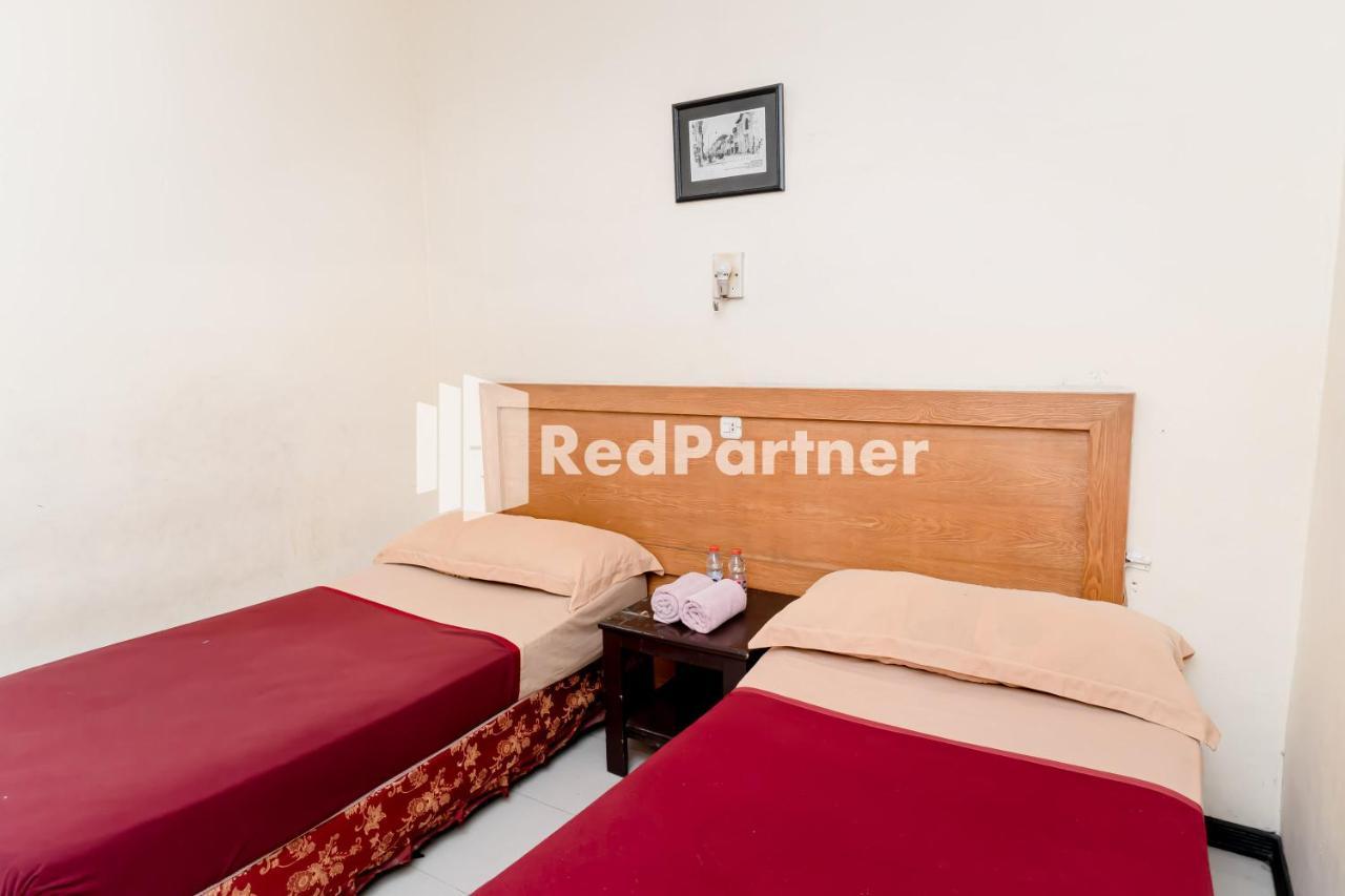 Cherry Pink Hotel Medan Mitra Reddoorz Luaran gambar